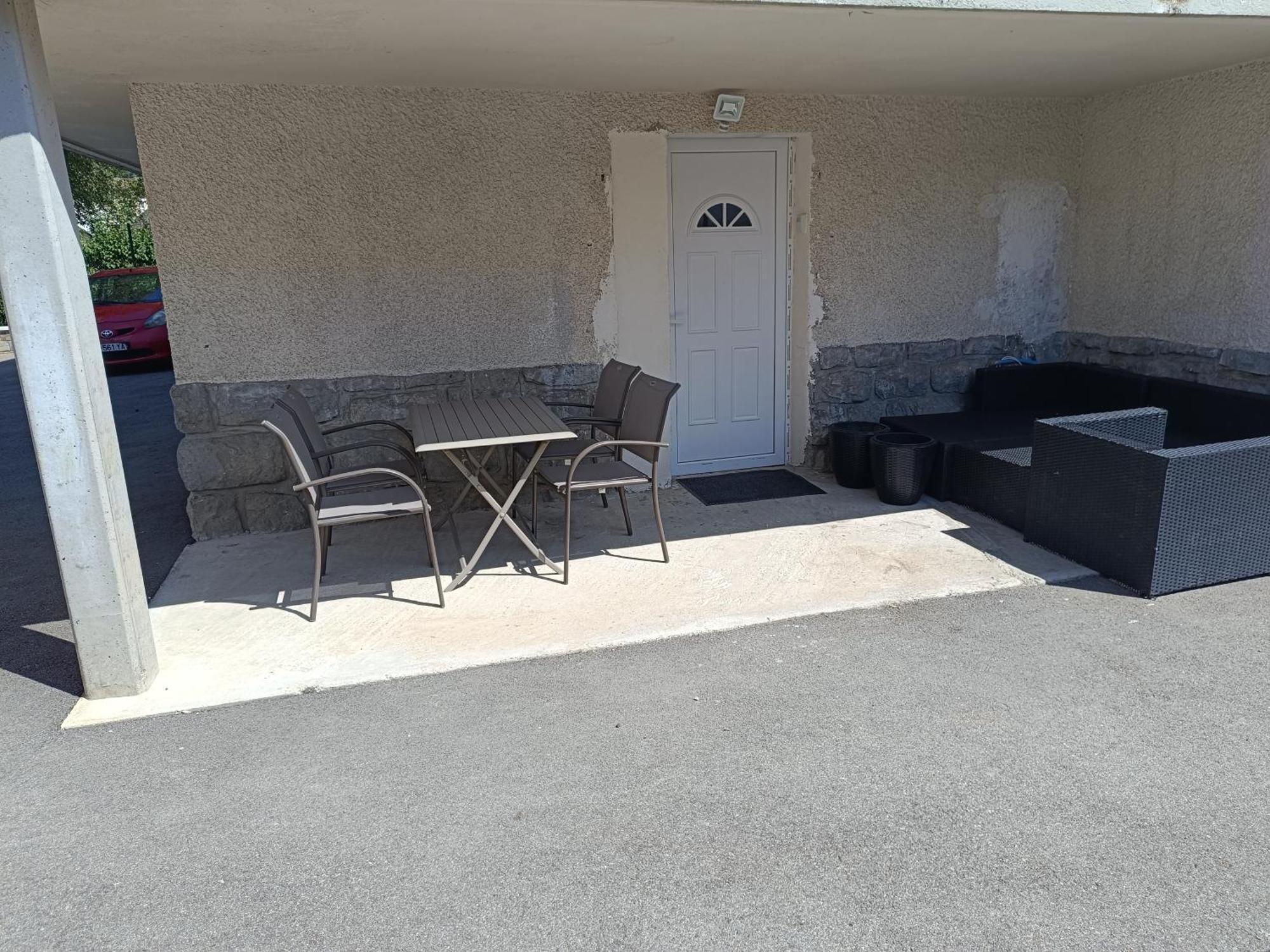 Un Bon Momentde Dente Apartment Bonneville